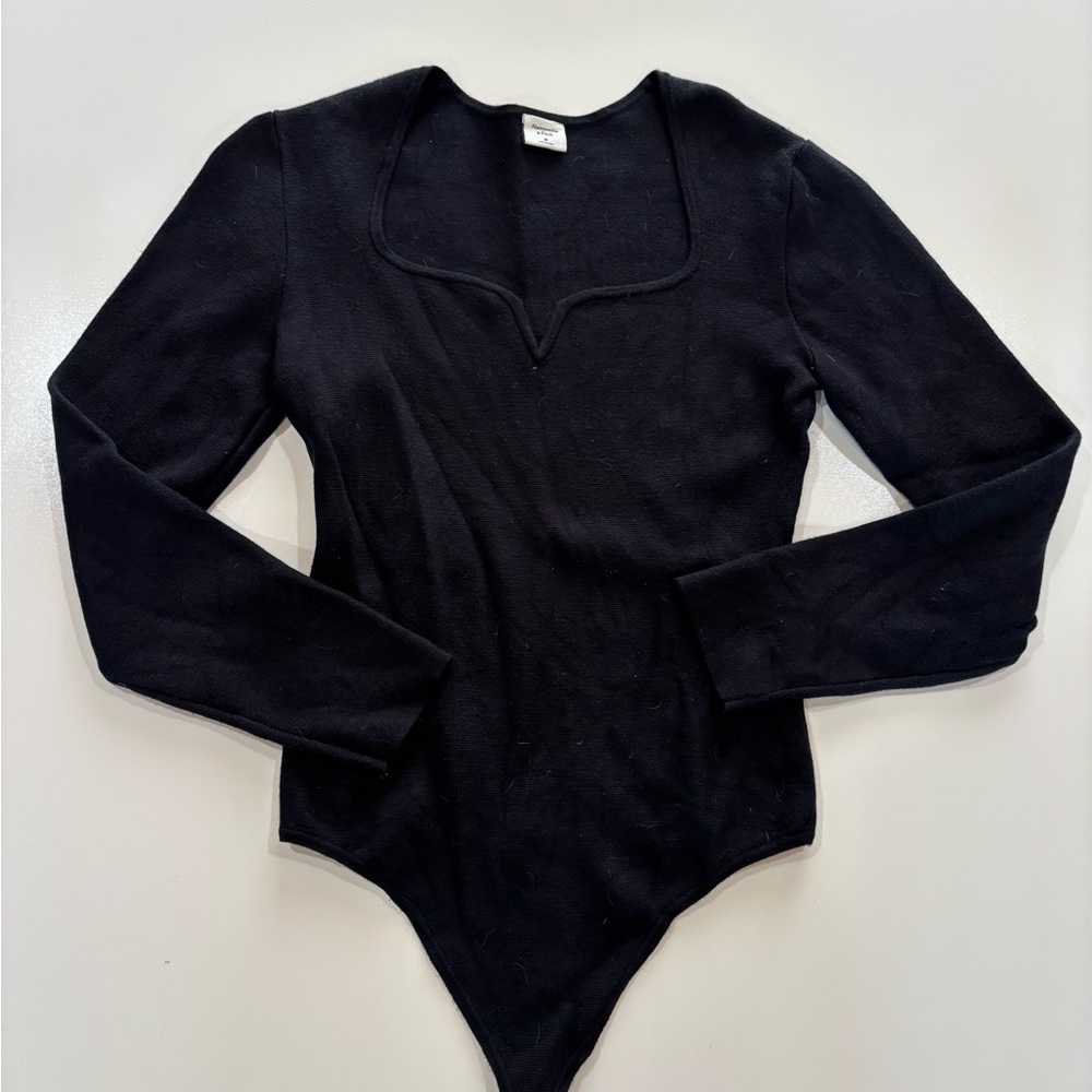 Abercrombie & Fitch Black Long-Sleeve Pointed-Hem Bodysuit